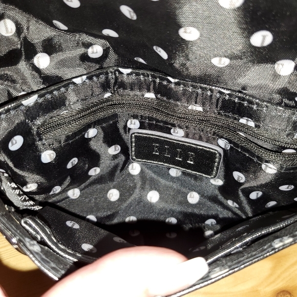 ELLE Cocktail Wristlet 🍸 - Picture 3 of 6